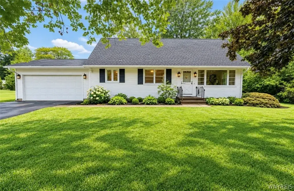 6494 Versailles Road, Hamburg