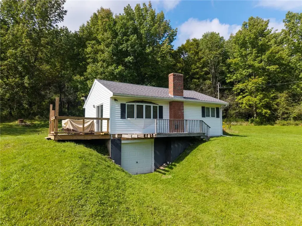 2545 County Highway 34, Roseboom