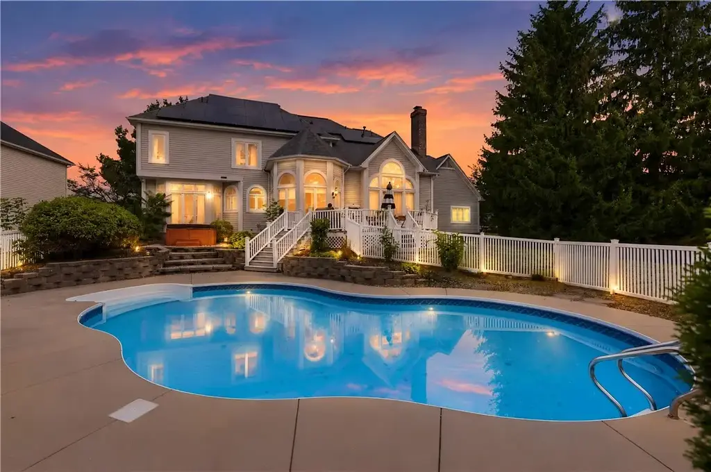 2 Pipers Meadow Trl, Penfield