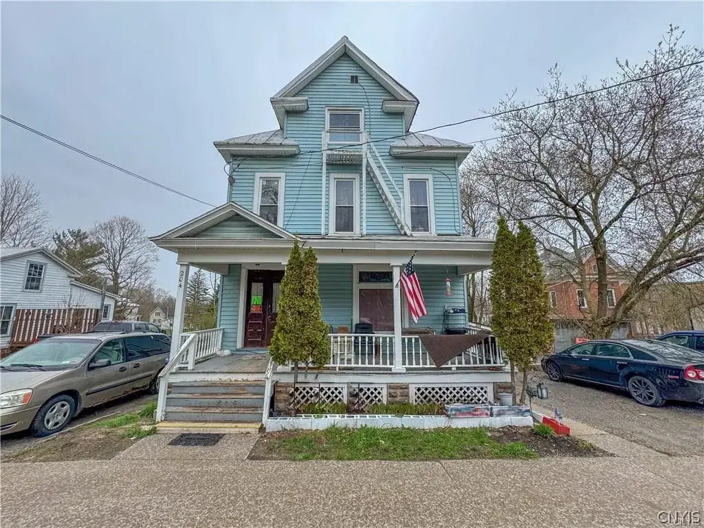 204 Commercial Street, Theresa
