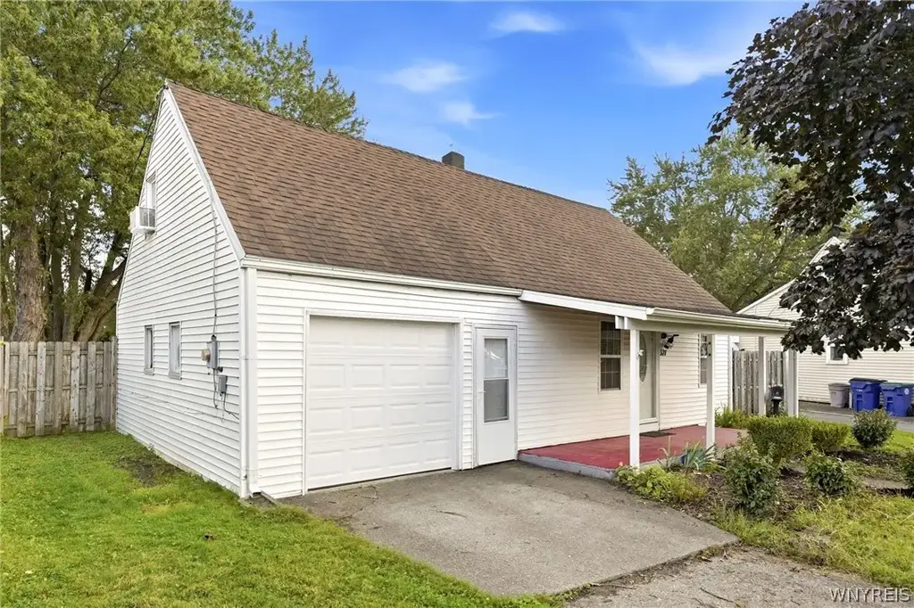 571 Sweet Home Road, Amherst