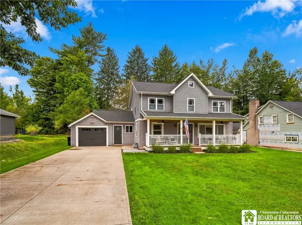 10 Walnut Street, Busti