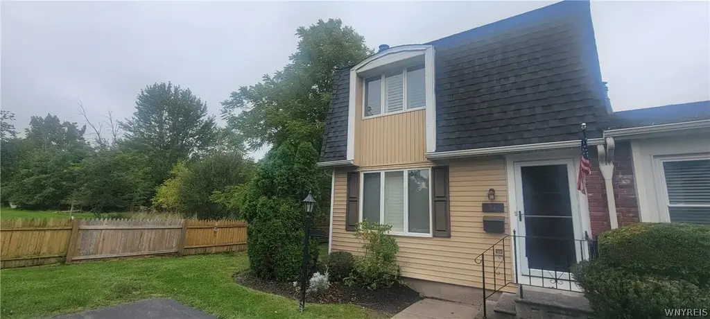 32 The Common, Lockport City