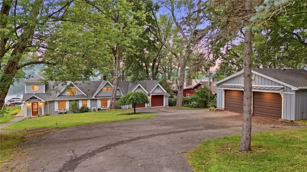5342 Burns Point, Richmond