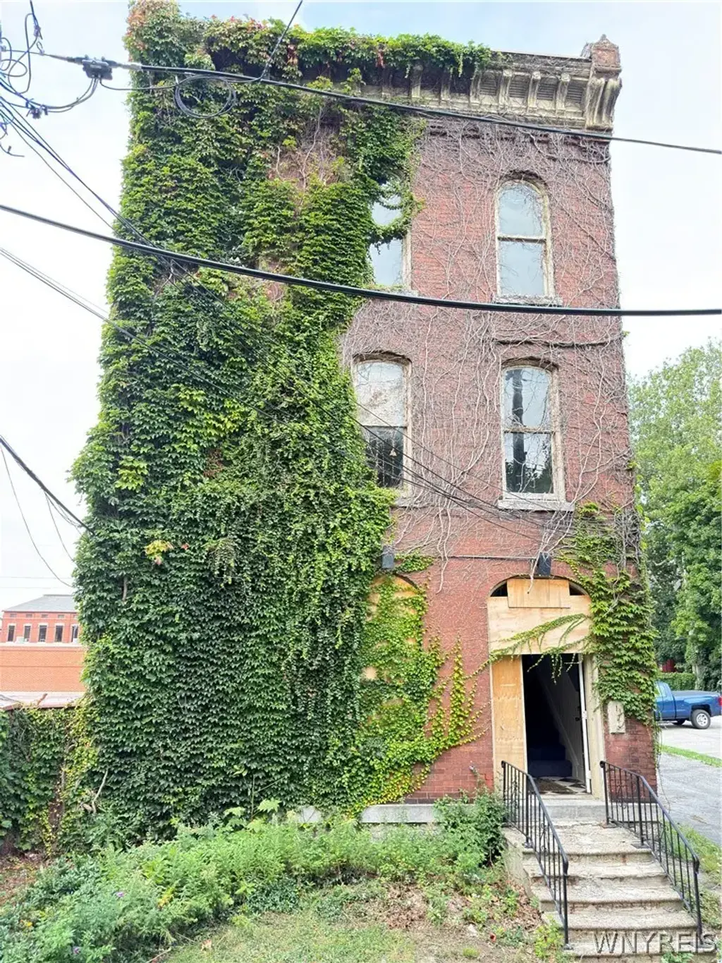 2 St Louis Place, Buffalo