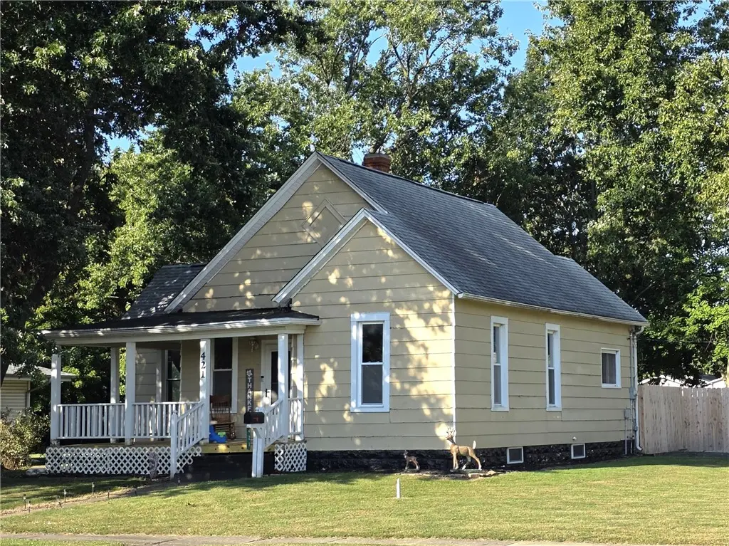 421 N Market Street, Sullivan
