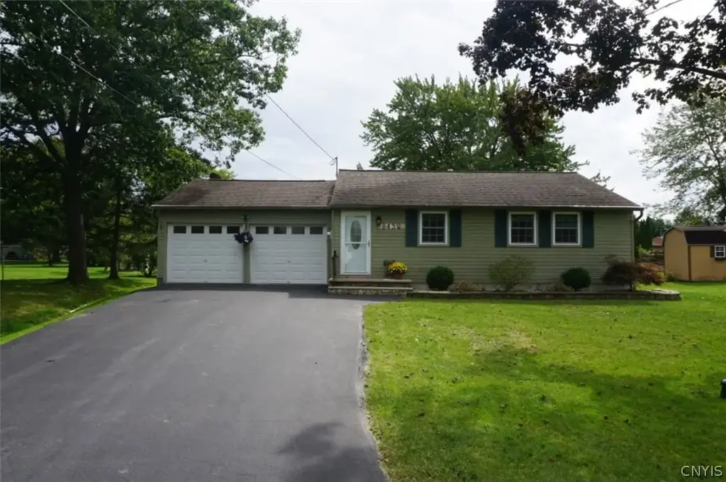 8432 Grandview Drive, Cicero