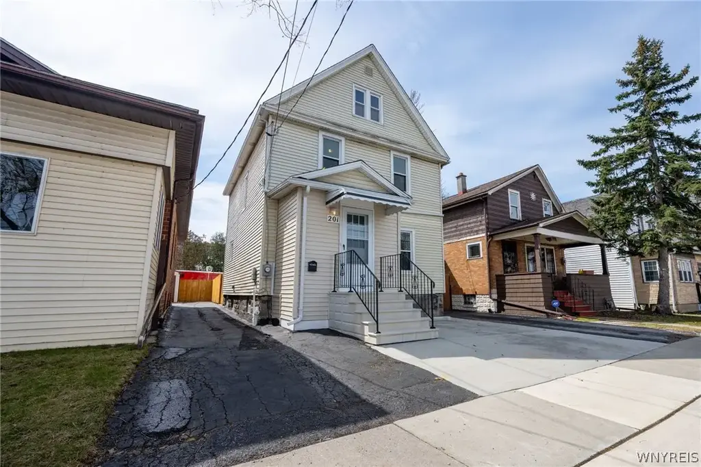 201 Royal Avenue, Buffalo