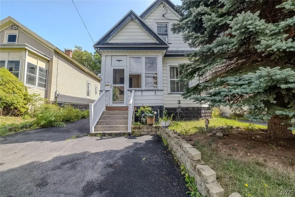 218 Wadsworth Street, Syracuse