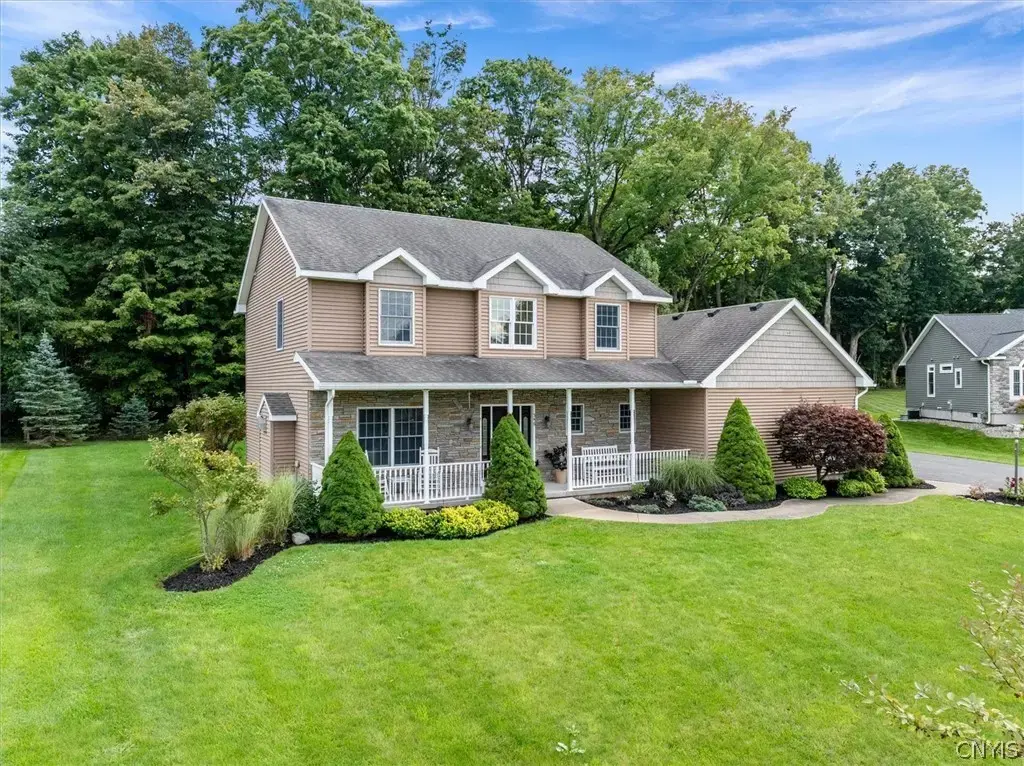 546 Bretts, Whitestown
