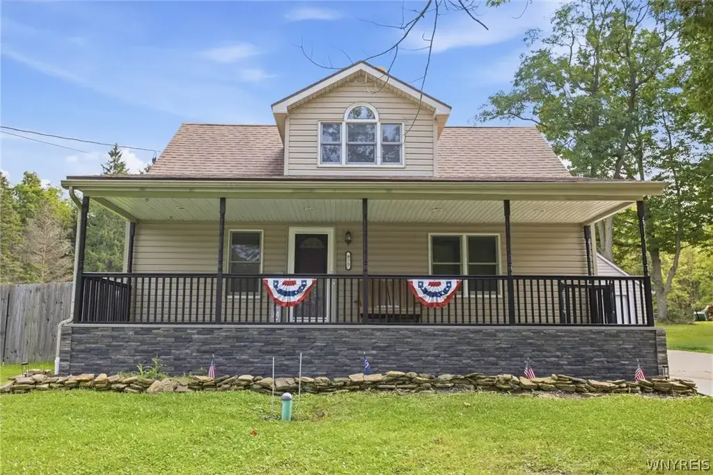 975 Exchange Street, Alden
