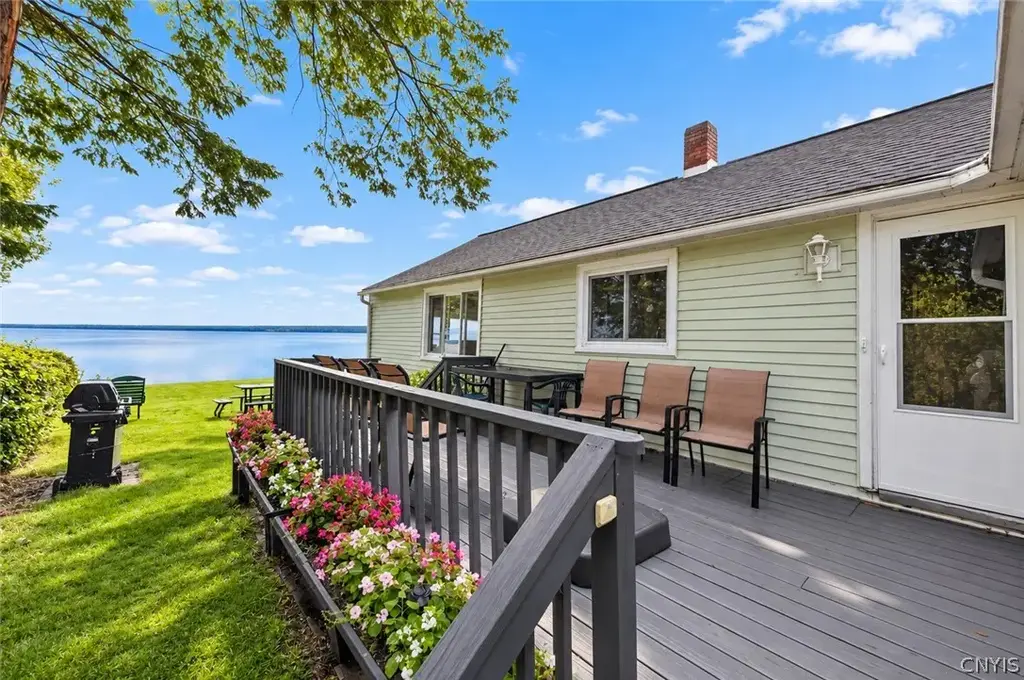 1447 Lestina Beach Road, Sullivan