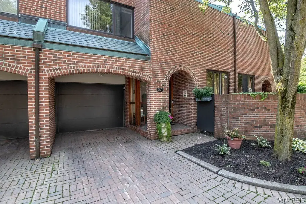 260 Rivermist Drive, Buffalo
