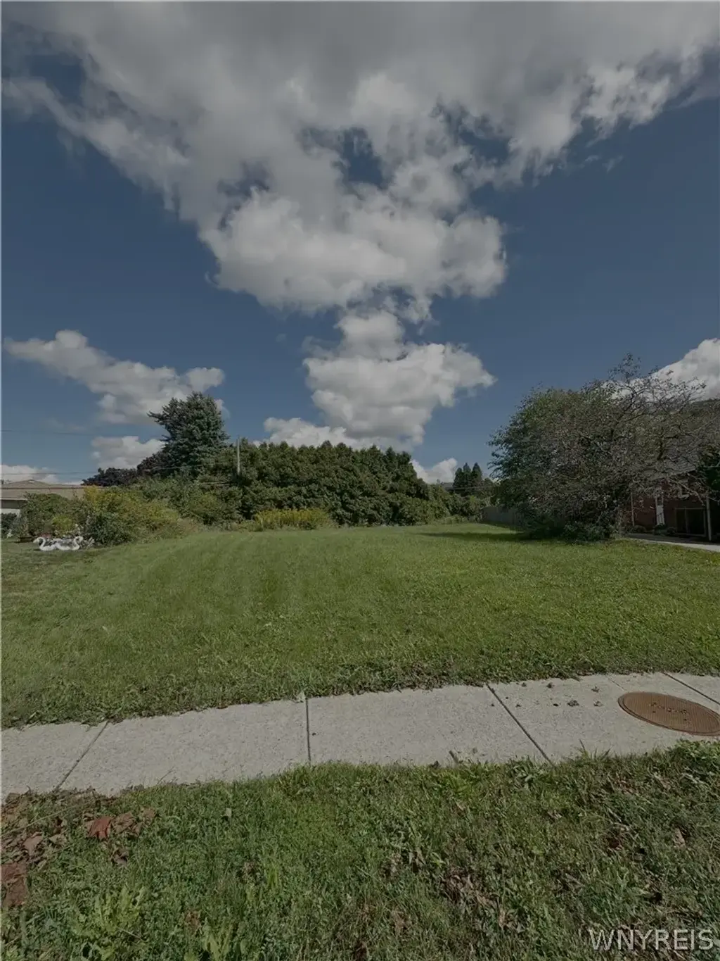 15 Pine Circle, Cheektowaga