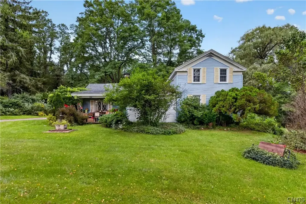 2041 County Route 7, Oswego