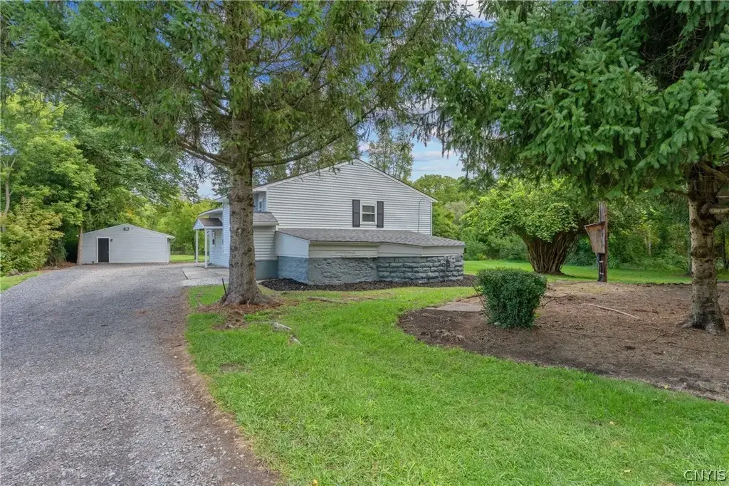 348 Gere Lock Road, Camillus