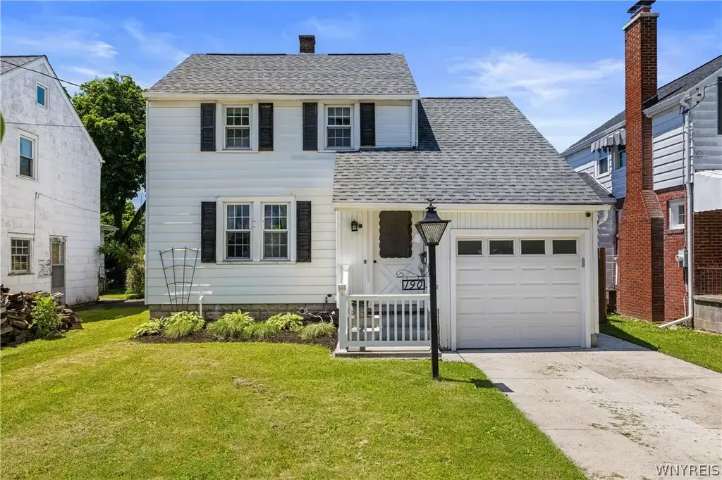 190 Springville Avenue, Amherst