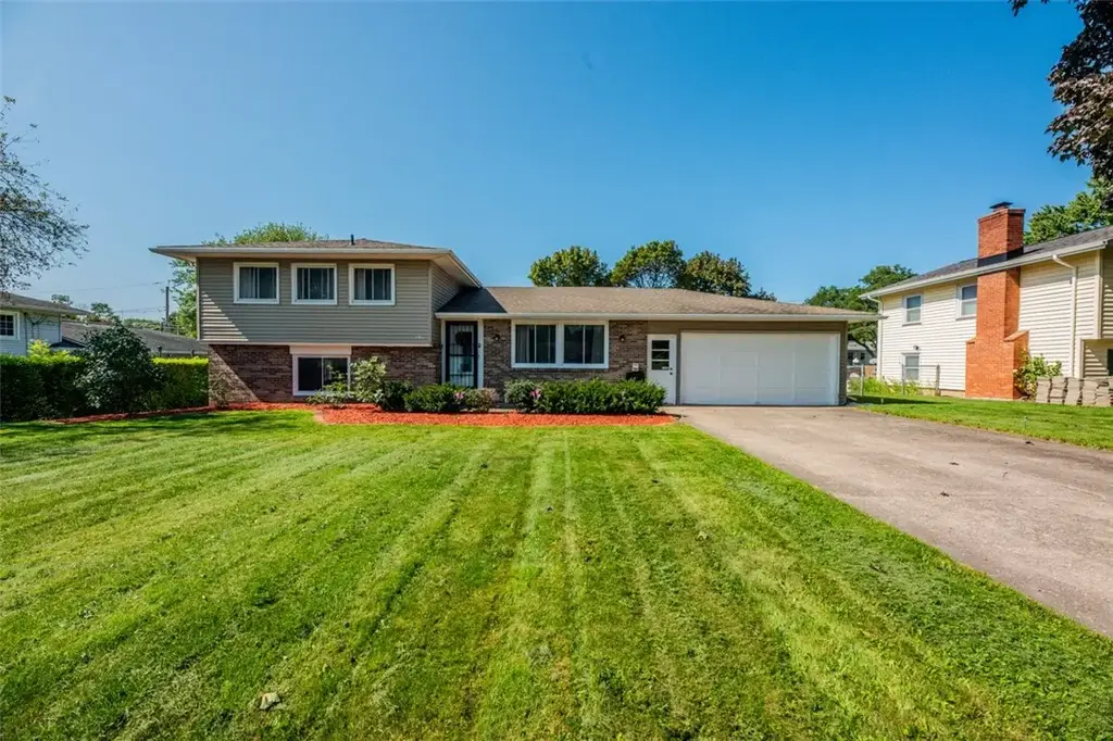 585 Meadowbriar Road, Greece