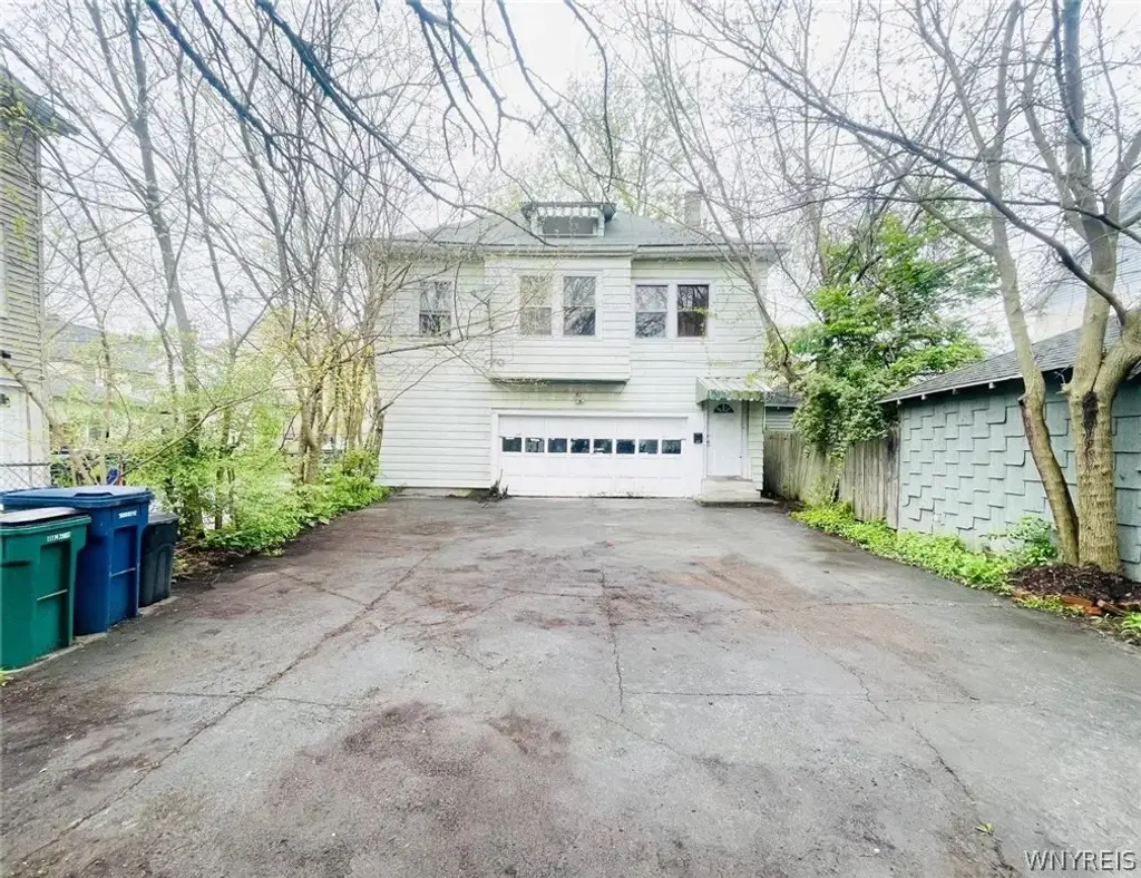 115 Stratford Road, Buffalo
