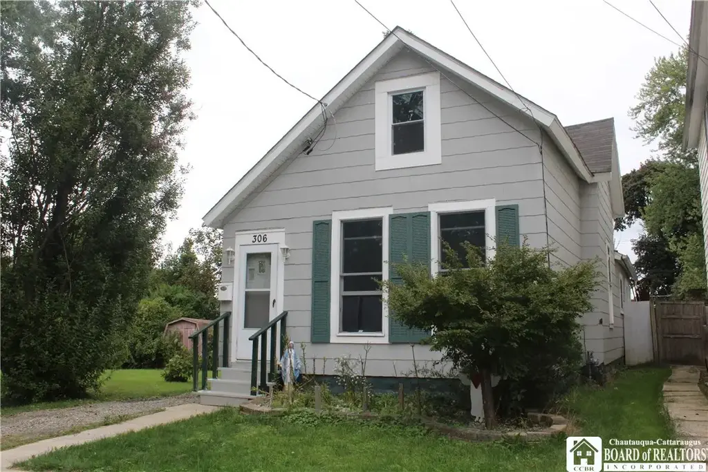 306 Robin Street, Dunkirk