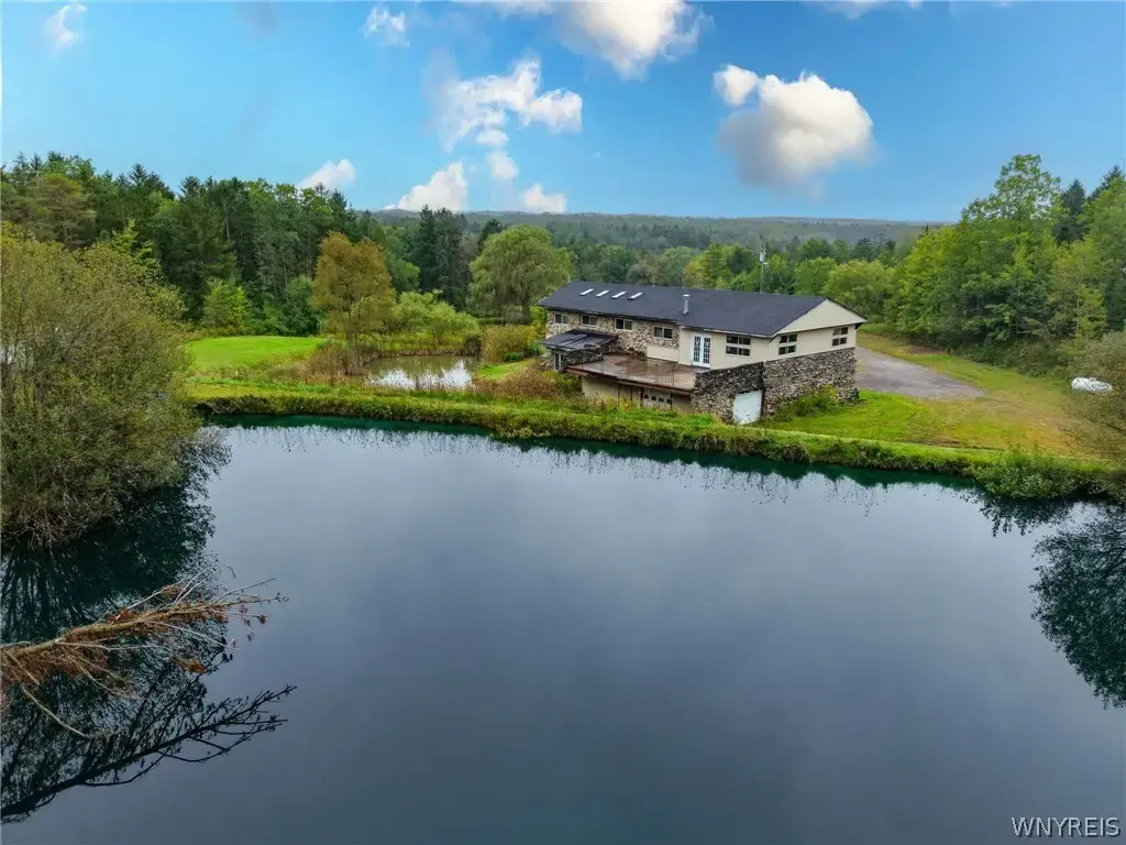 12510 Pine Valley Road, Holland