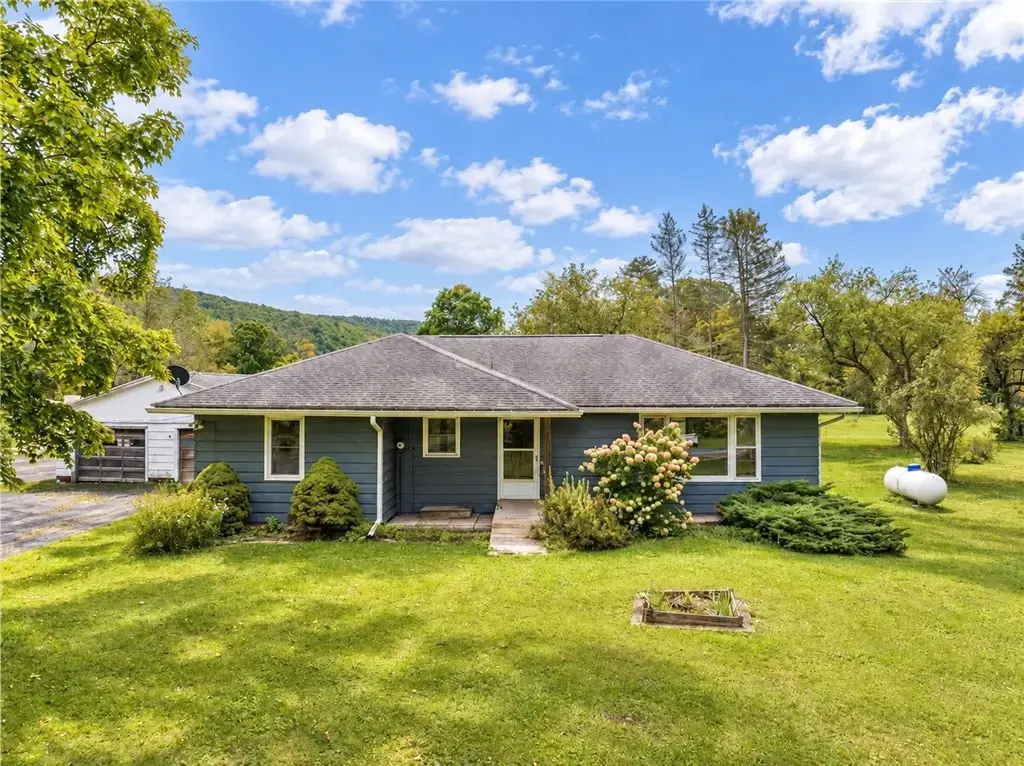 7126 State Highway 12, North Norwich
