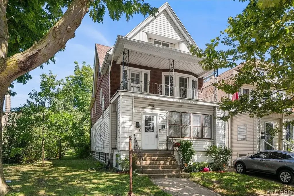 1696 S Park Avenue, Buffalo