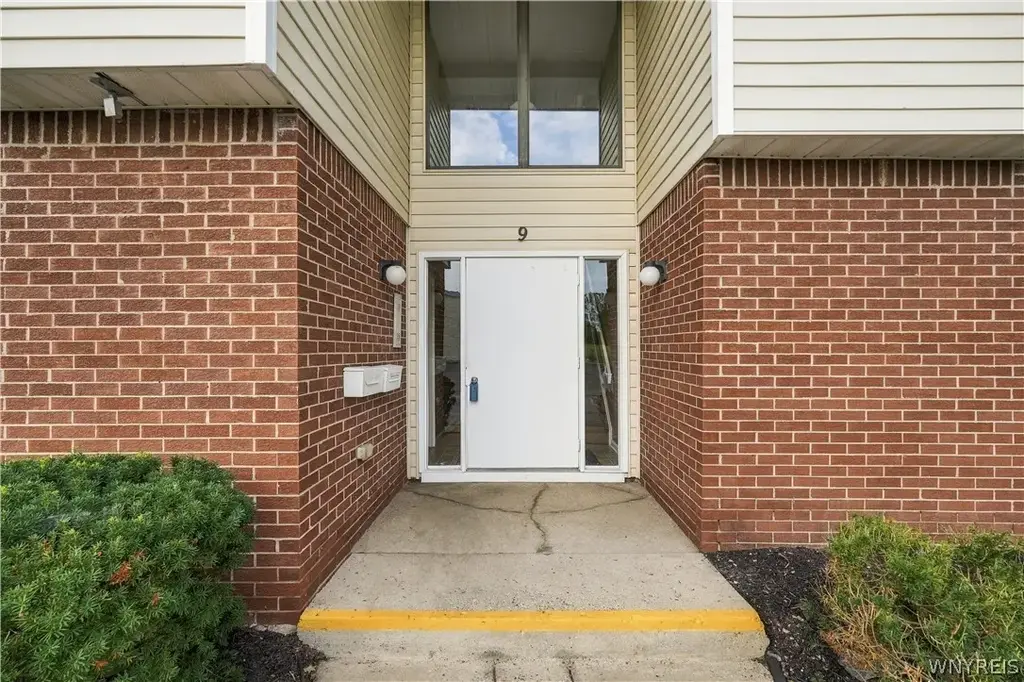 9 Southcreek Court # B, Amherst