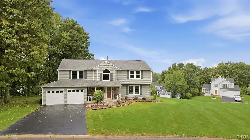 5372 Barrows Pointe, Camillus