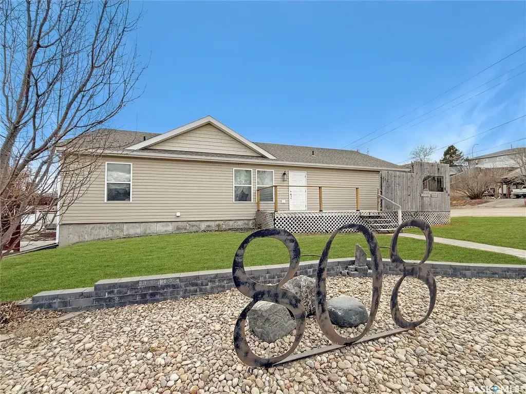 808 Chaplin Street, Swift Current