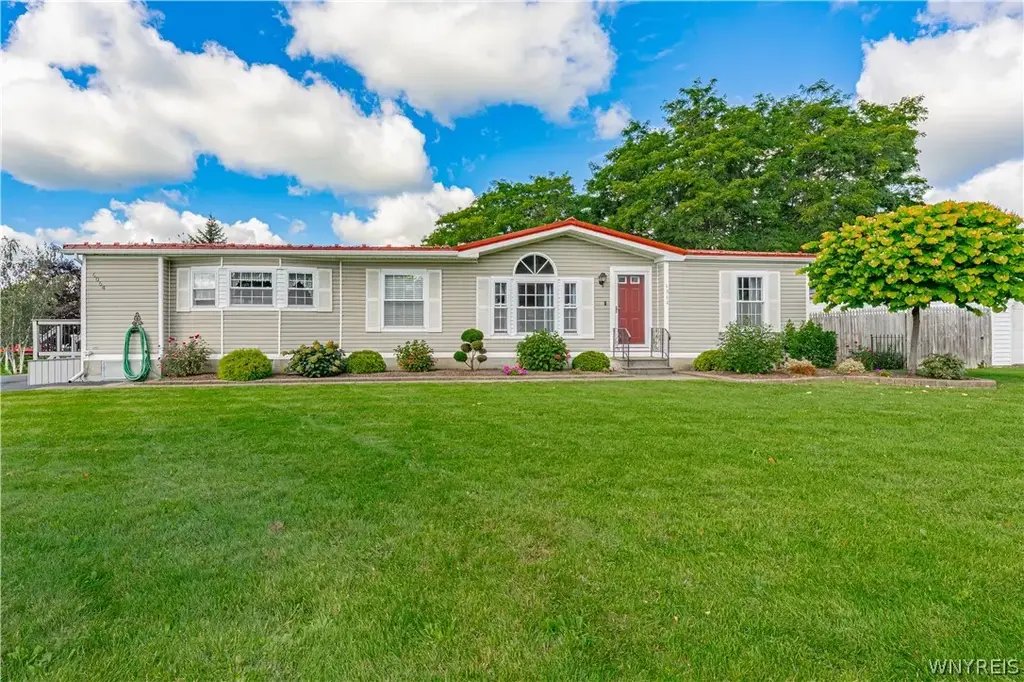 6064 Old Beattie Road, Lockport Town