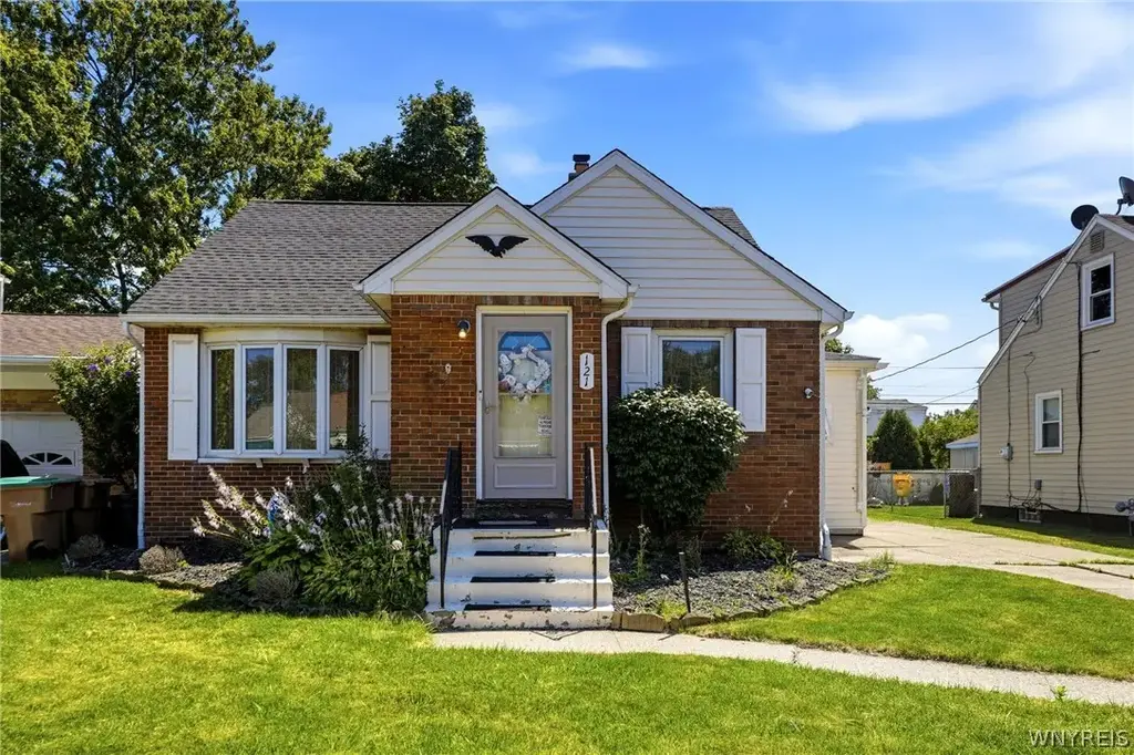 121 Vegola Avenue, Cheektowaga