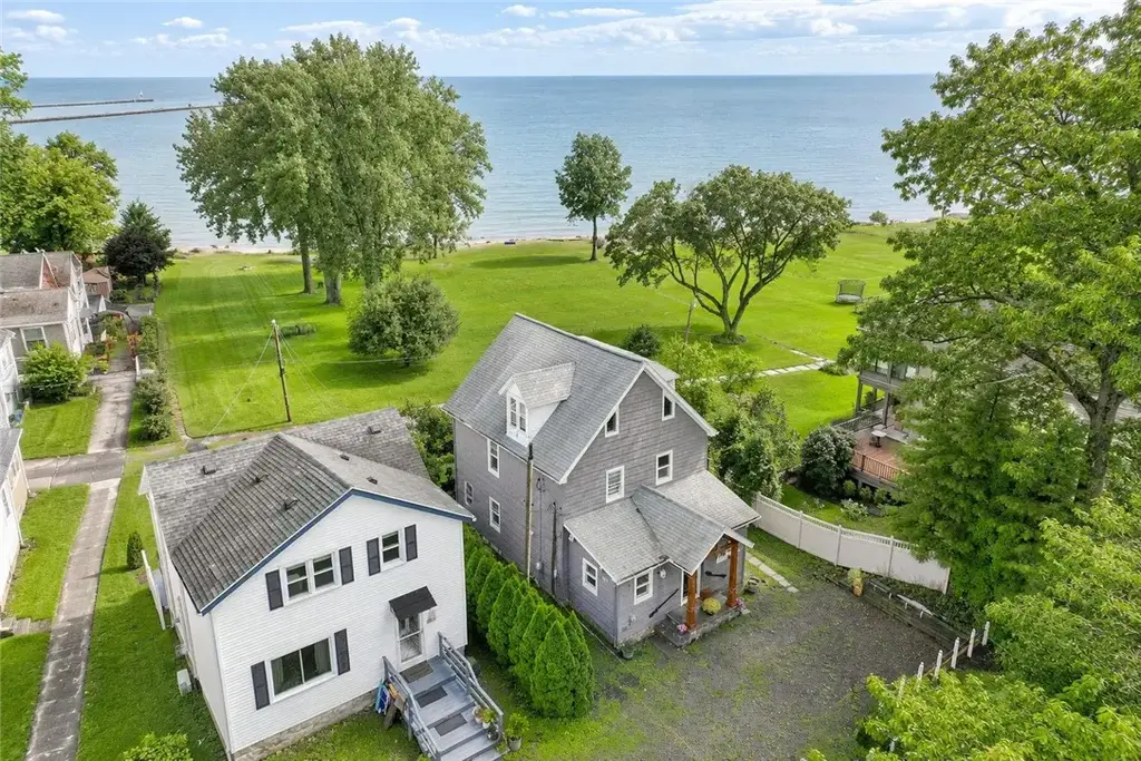 187 Lake Front, Irondequoit