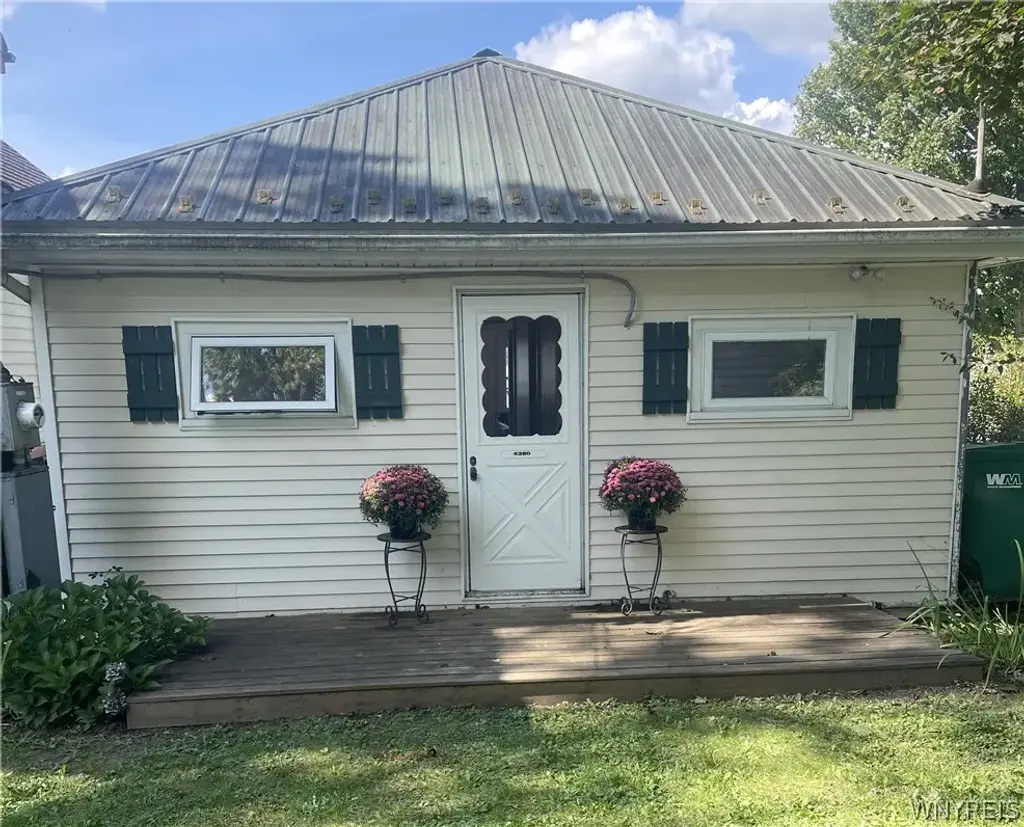 4380 Lakeshore Drive, Castile