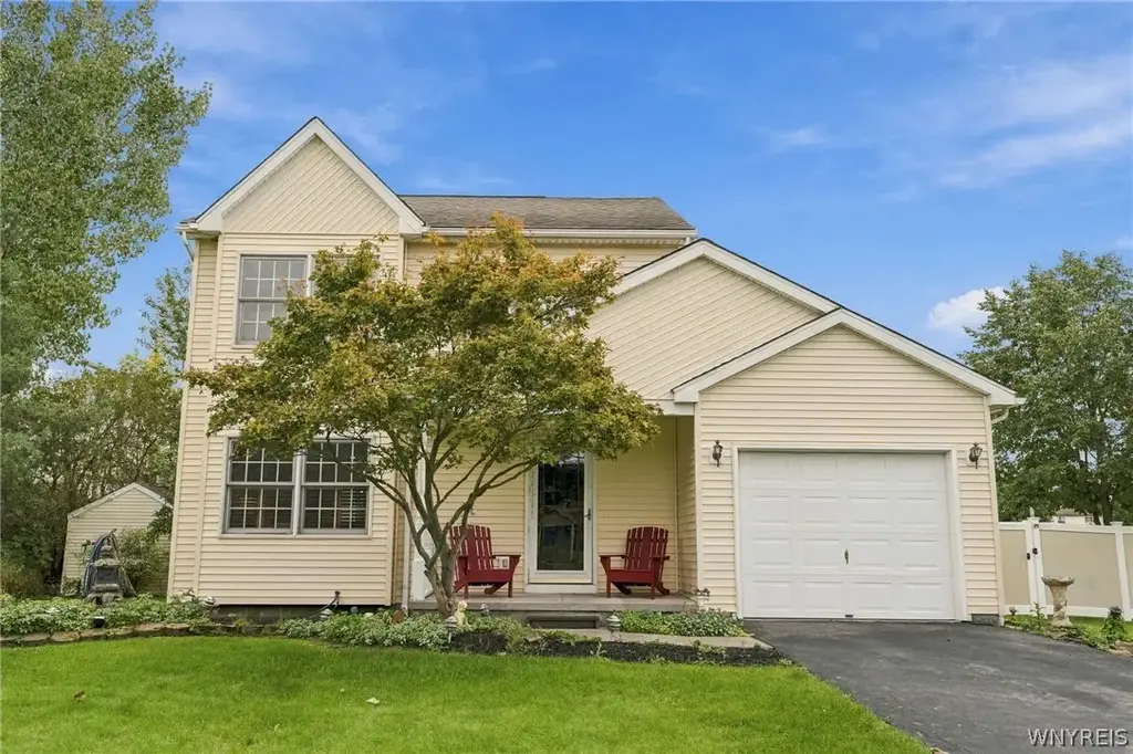 6546 Amy Lane, Lockport Town