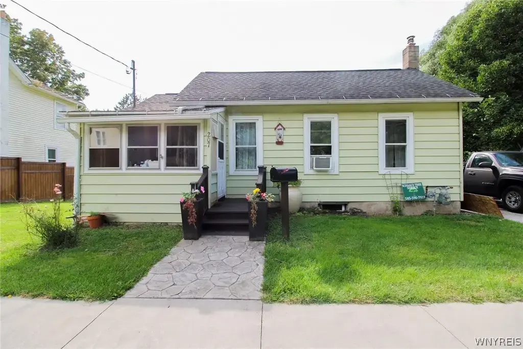 207 Glenwood Avenue, Ridgeway