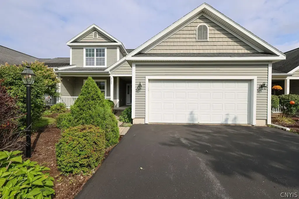 3727 Pegasus Circle, Camillus