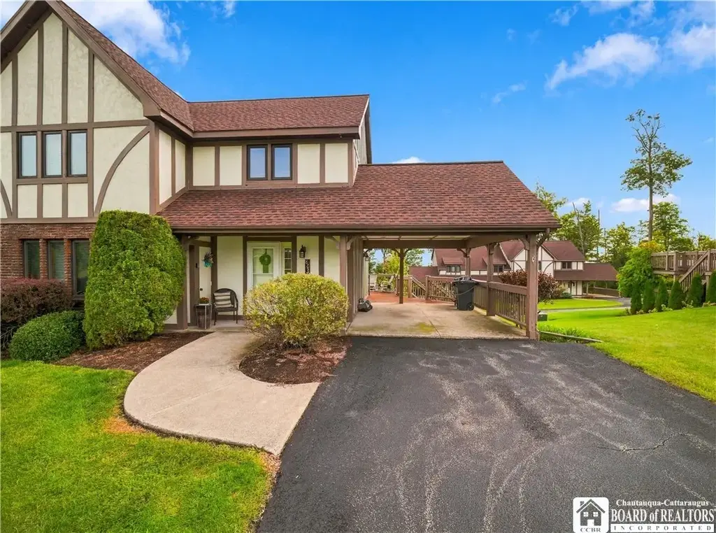 8253 Canterbury Drive, French Creek