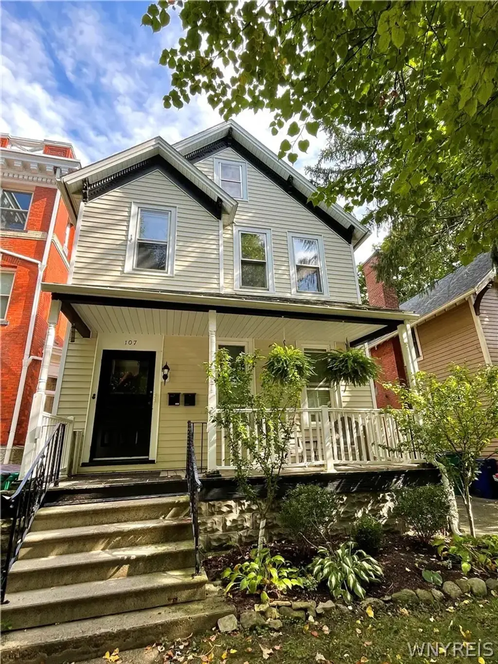 107 Ashland Avenue, Buffalo