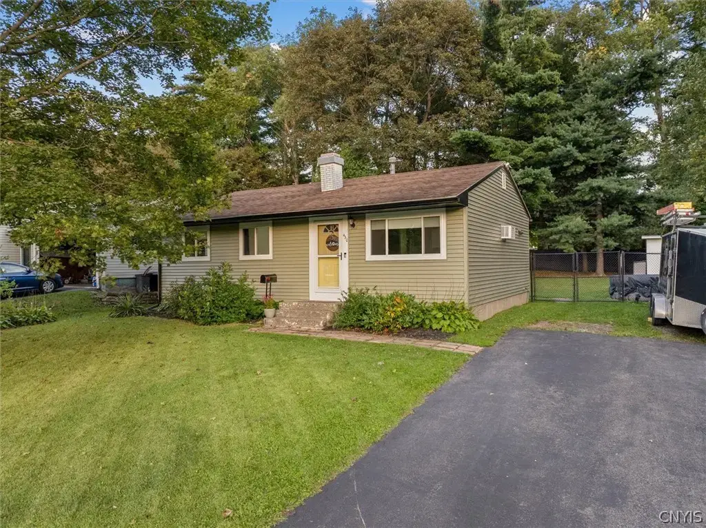 430 Fiore Drive, Utica