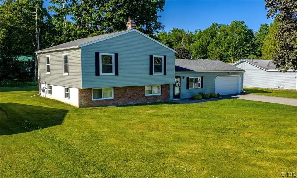6453 Milles Drive, Lee