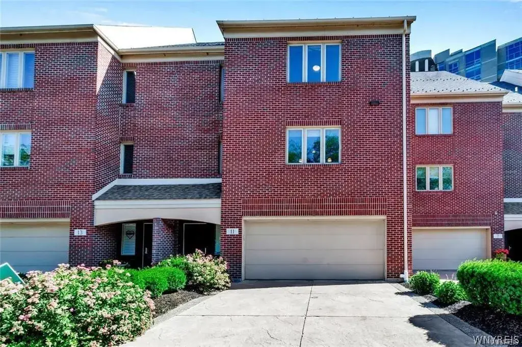 11 Ojibwa Circle, Buffalo