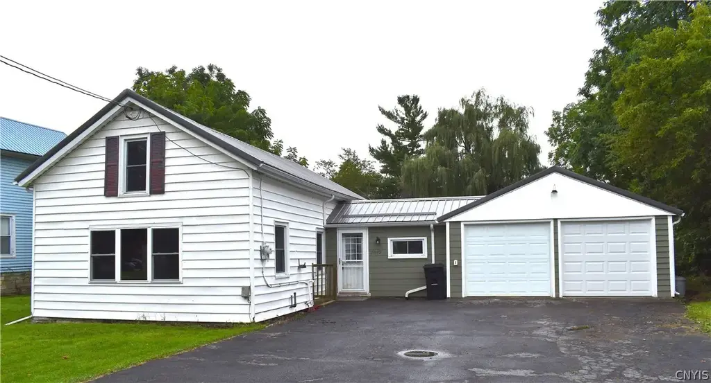 11742 State Route 12e, Lyme