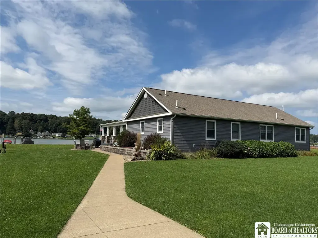 2589 Sunnyside Road, Mina