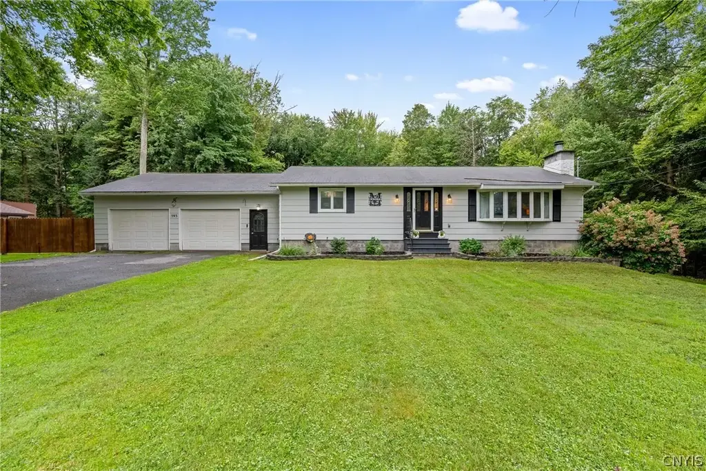 593 County Route 10, Schroeppel