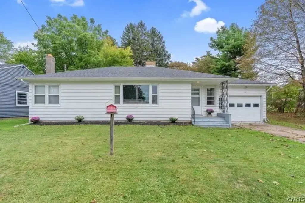 27 Draper Street, Oswego