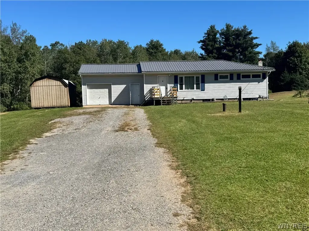 2781 E Shelby Road, Oakfield