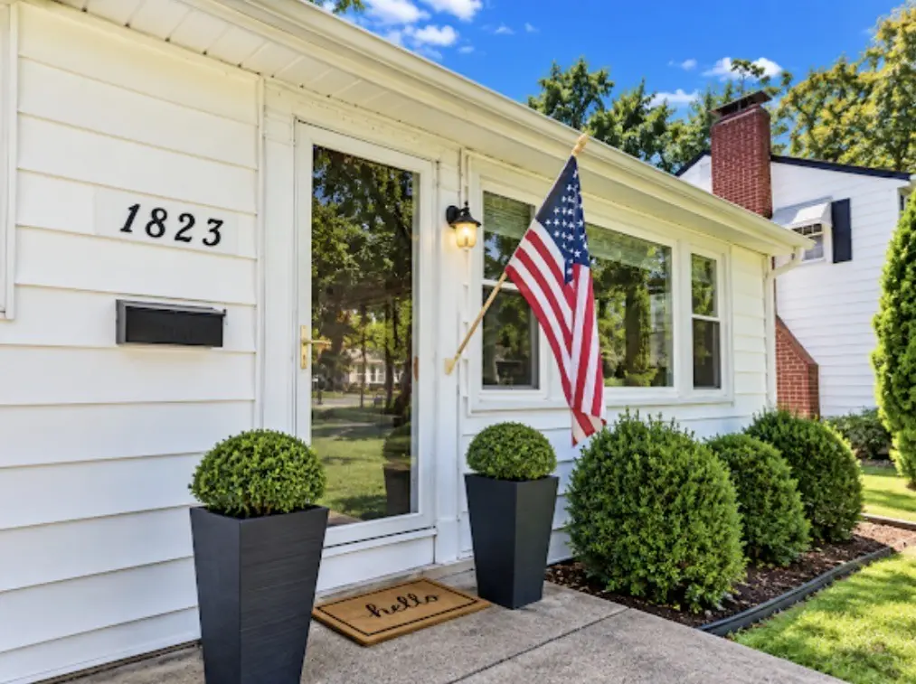 1823 W Riverview Avenue, Decatur
