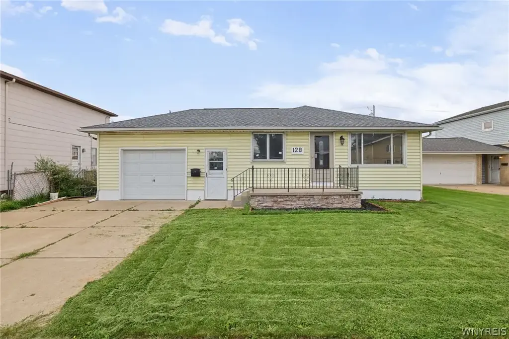 128 Lemoine Avenue, Cheektowaga