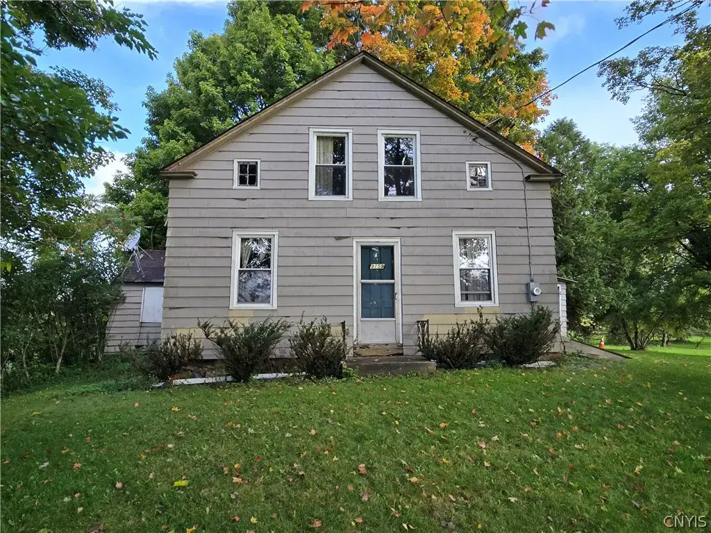 9159 Sulphur Springs, Paris